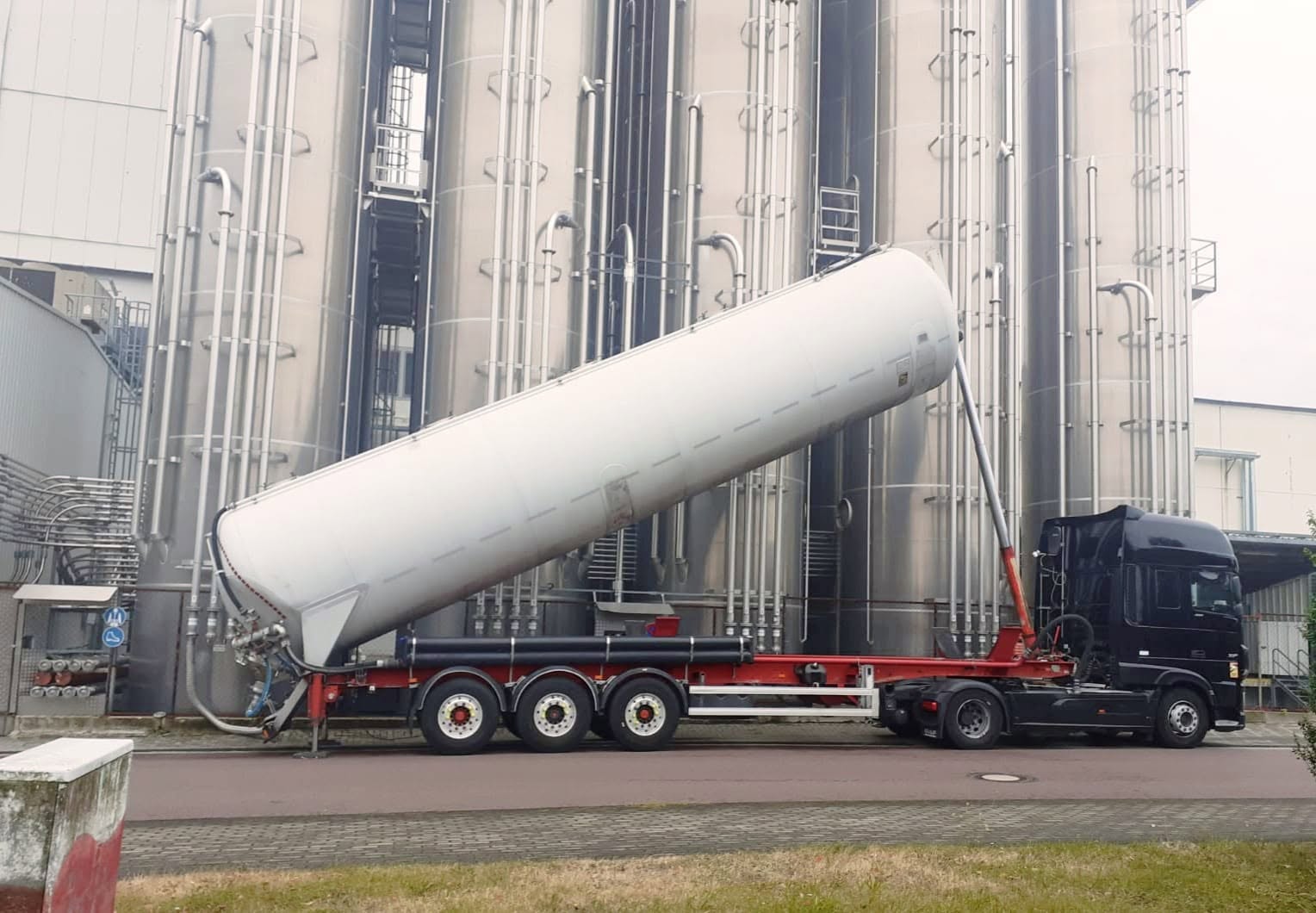DAF silo trailer hauling bulk materials