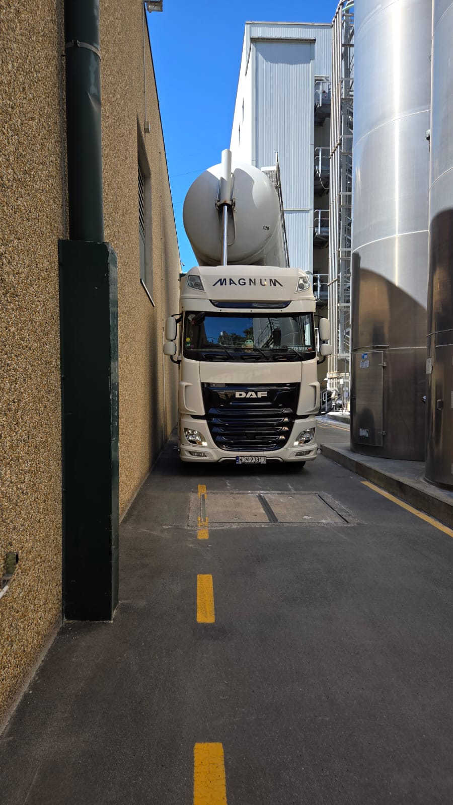 DAF silo trailer hauling bulk materials