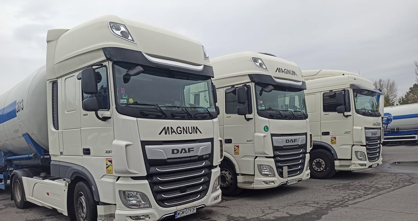 DAF silo trailer hauling bulk materials