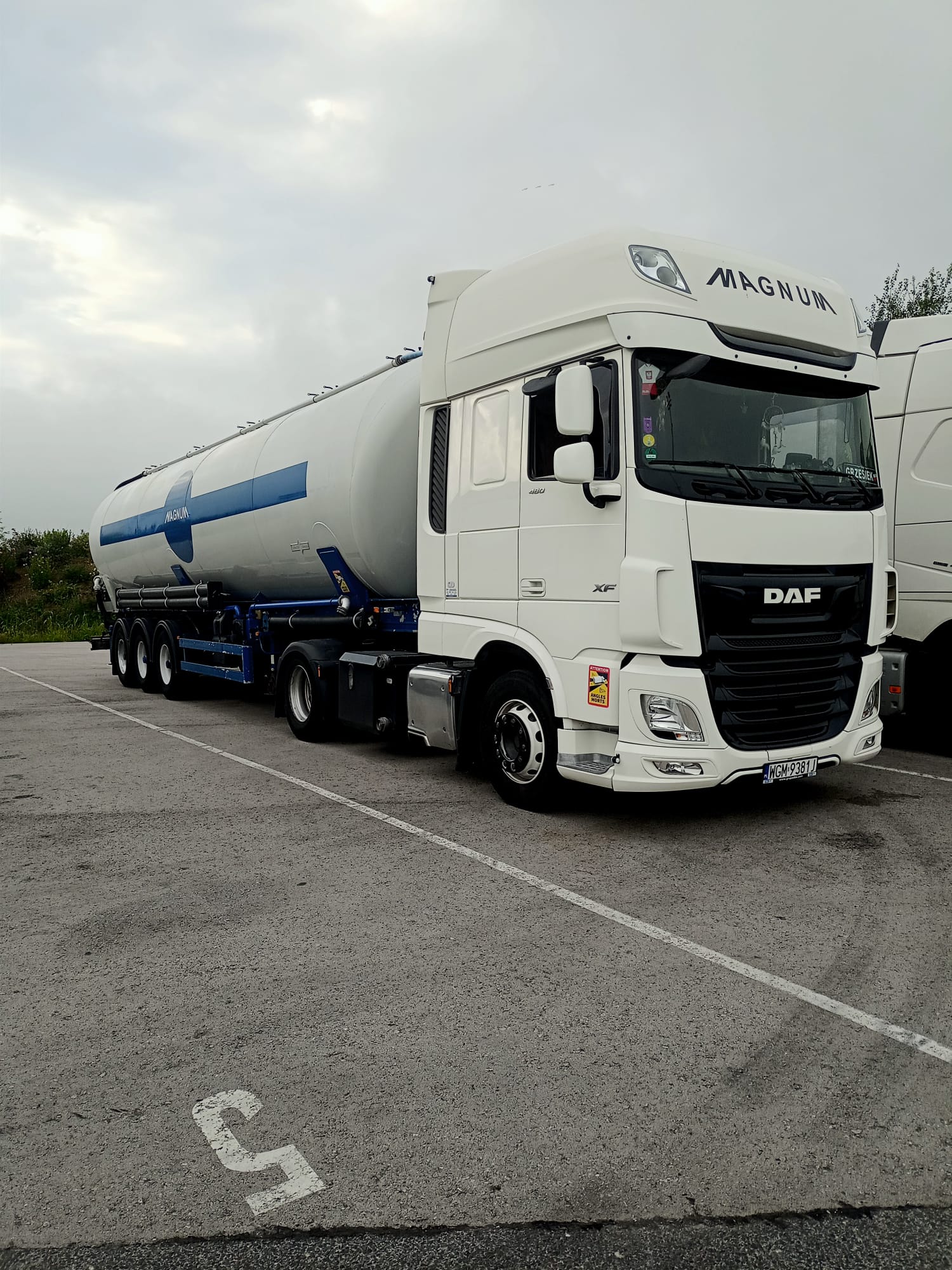 DAF silo trailer hauling bulk materials